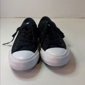 Converse Chuck Taylor Low-Top Sneakers in Black and White Size 7
